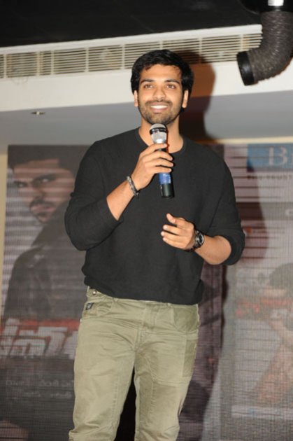 Yevadu-App-Launch